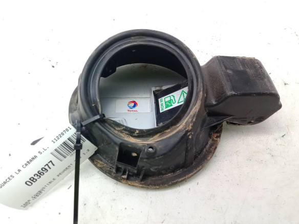 9673905980  TAPA COMBUSTIBLE PEUGEOT 208|Desguaces La Cabaña