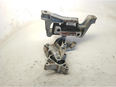 A2462401309 SOPORTE MOTOR IZQ MERCEDES BENZ CLASE A (W176)|Desguaces La Cabaña