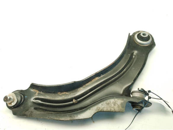 545046162R  BRAZO SUSPENSION DEL DER INF RENAULT CLIO IV (BH_)|Desguaces La Cabaña