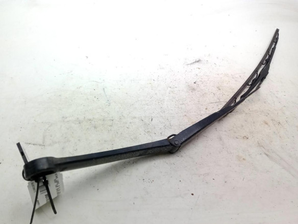 BRAZO LIMPIAPARABRISAS DEL DER HYUNDAI H350 Furgón|Desguaces La Cabaña