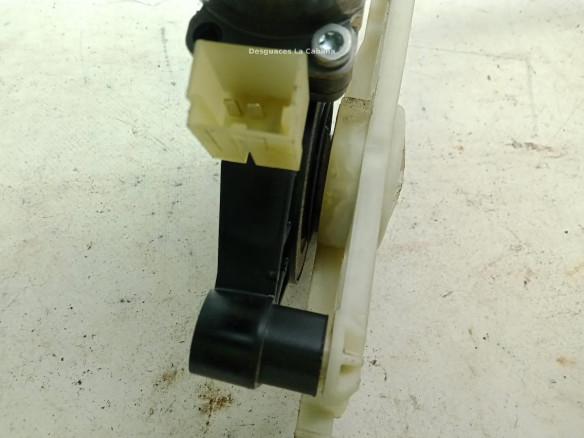 5Q0959802 ELEVALUNAS PUERTA LAT TRA DER AUDI A3 Sportback (8VA, 8VF)|Desguaces La Cabaña