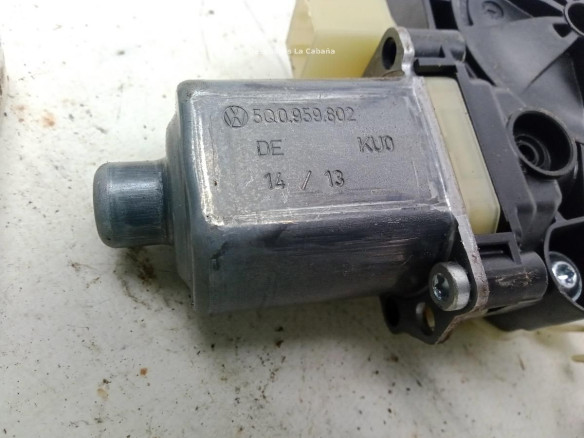 5Q0959802 ELEVALUNAS PUERTA LAT TRA DER AUDI A3 Sportback (8VA, 8VF)|Desguaces La Cabaña
