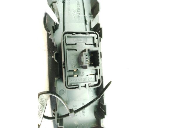 809605274R MANDO ELEVALUNAS PUERTA LAT DEL DER RENAULT MEGANE IV Grandtour (K9A/M_)|Desguaces La Cabaña