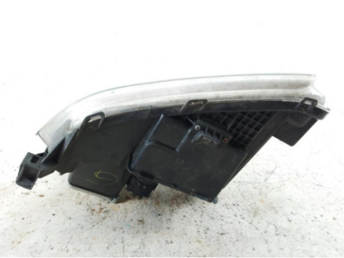 FARO DERECHO TOYOTA AVENSIS Sedán (_T25_)|Desguaces La Cabaña