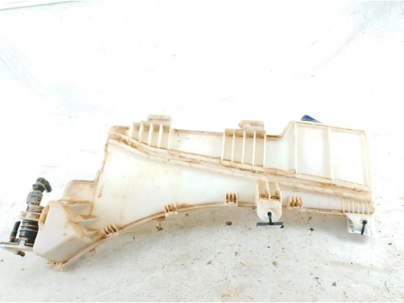 9841404380 BOTE LIMPIAPARABRISAS PEUGEOT 3008 SUV (M_)|Desguaces La Cabaña