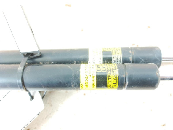 AMORTIGUADOR PORTON / TAPA MALETA LEXUS CT (ZWA10_)|Desguaces La Cabaña