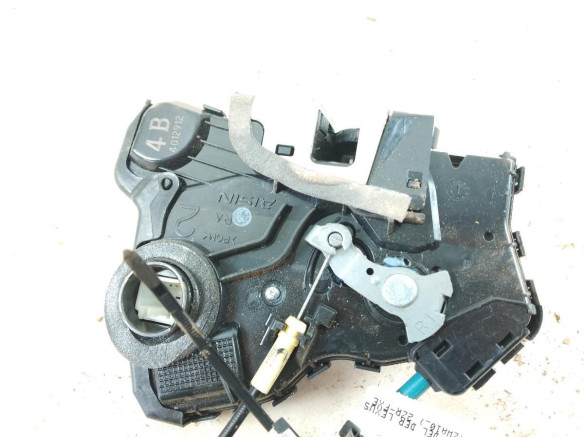 6903060240  CERRADURA PUERTA LAT DEL DER LEXUS CT (ZWA10_)|Desguaces La Cabaña