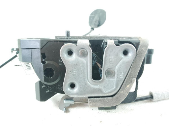 825008232R CERRADURA PUERTA LAT TRA DER RENAULT AUSTRAL|Desguaces La Cabaña