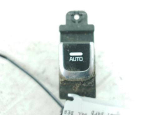 93575A4020 MANDO ELEVALUNAS PUERTA LAT DEL DER KIA CARENS IV|Desguaces La Cabaña