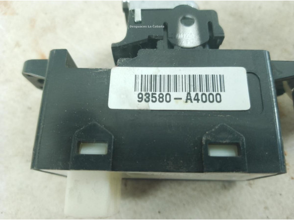 93580A4010CA  MANDO ELEVALUNAS PUERTA LAT TRA DER KIA CARENS IV|Desguaces La Cabaña