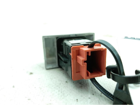 9809181677 INTERRUPTOR WARNING OPEL VIVARO C Furgón|Desguaces La Cabaña