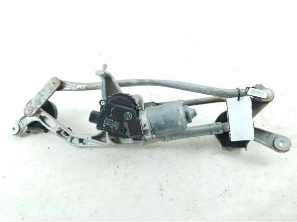 8511002340 MOTOR LIMPIAPARABRISAS DEL TOYOTA AURIS (_E18_)|Desguaces La Cabaña