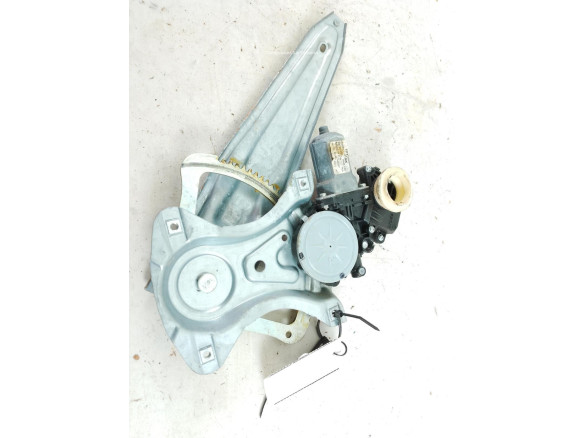 6983002430  ELEVALUNAS PUERTA LAT TRA DER TOYOTA AURIS (_E18_)|Desguaces La Cabaña