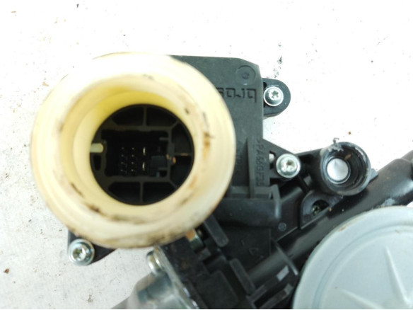 6983002430  ELEVALUNAS PUERTA LAT TRA DER TOYOTA AURIS (_E18_)|Desguaces La Cabaña