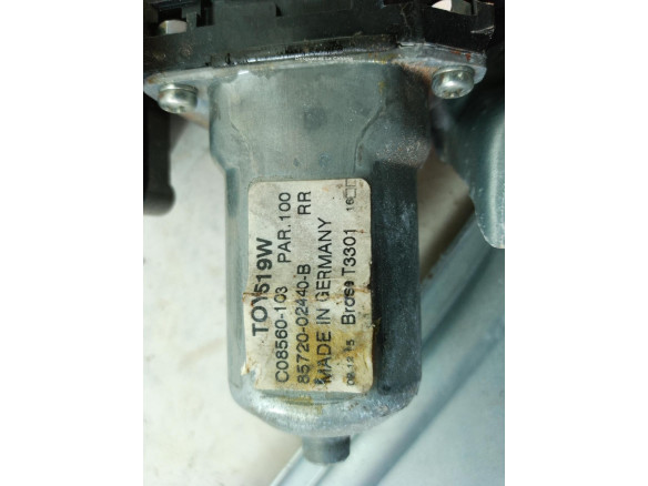 6983002430  ELEVALUNAS PUERTA LAT TRA DER TOYOTA AURIS (_E18_)|Desguaces La Cabaña