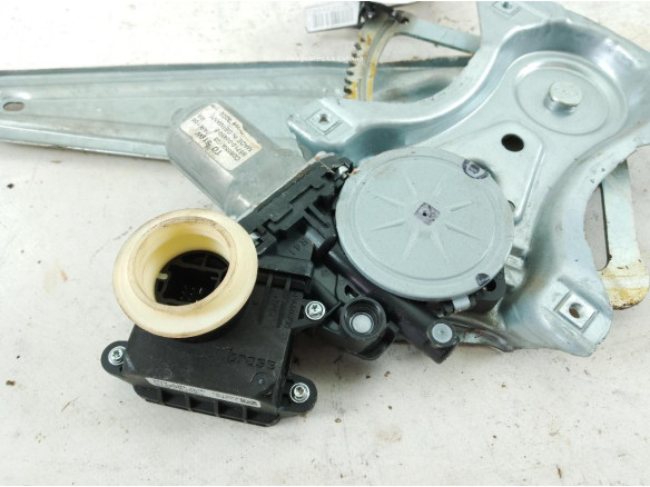 6984002240  ELEVALUNAS PUERTA LAT TRA IZQ TOYOTA AURIS (_E18_)|Desguaces La Cabaña