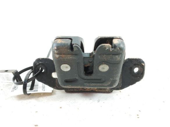 6935002090  CERRADURA PORTON / TAPA MALETA TOYOTA AURIS (_E18_)|Desguaces La Cabaña