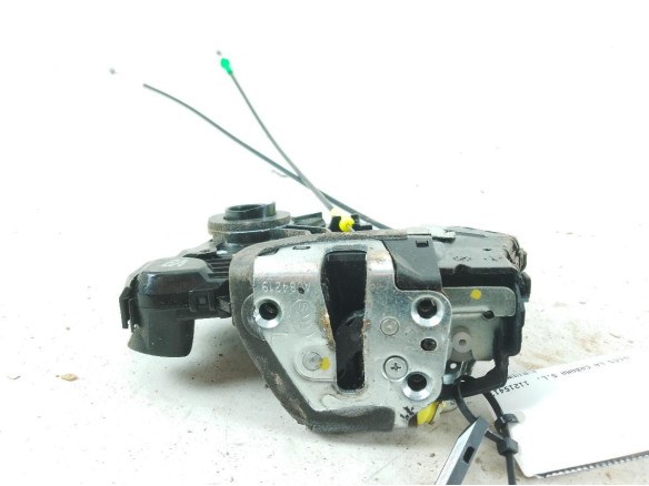 6904002211  CERRADURA PUERTA LAT DEL IZQ TOYOTA AURIS (_E18_)|Desguaces La Cabaña
