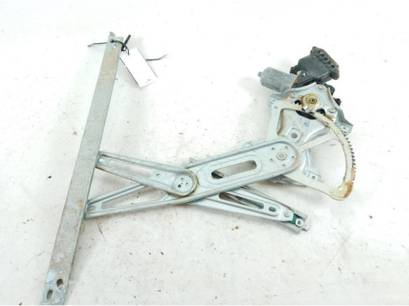 6981002450  ELEVALUNAS PUERTA LAT DEL DER TOYOTA AURIS (_E18_)|Desguaces La Cabaña