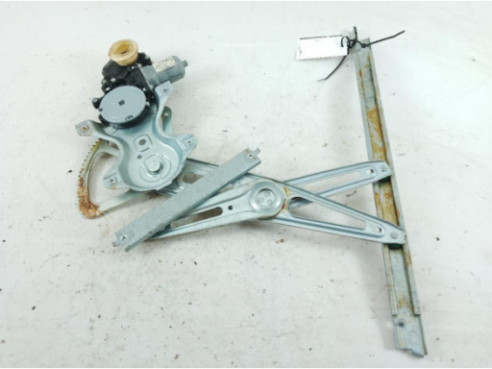 6981002450  ELEVALUNAS PUERTA LAT DEL DER TOYOTA AURIS (_E18_)|Desguaces La Cabaña