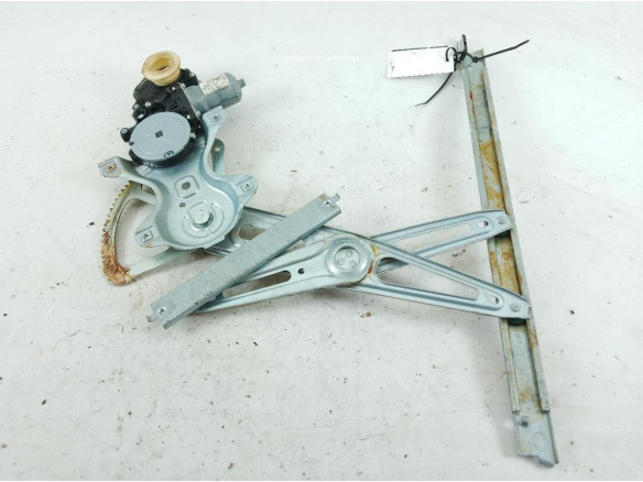 6981002450  ELEVALUNAS PUERTA LAT DEL DER TOYOTA AURIS (_E18_)|Desguaces La Cabaña