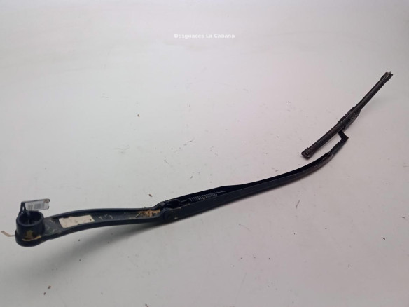 BRAZO LIMPIAPARABRISAS DEL DER KIA SPORTAGE (QL)|Desguaces La Cabaña
