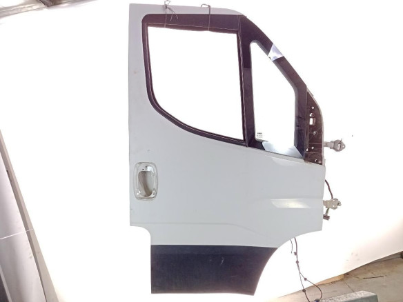 PUERTA LAT DEL DER IVECO DAILY VI Furgón|Desguaces La Cabaña