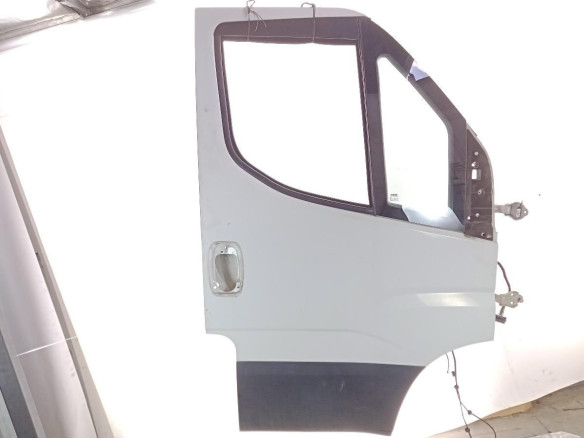 PUERTA LAT DEL DER IVECO DAILY VI Furgón|Desguaces La Cabaña