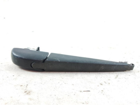 8524142060  BRAZO LIMPIAPARABRISAS TRA PORTÓN LEXUS NX (_Z1_)|Desguaces La Cabaña
