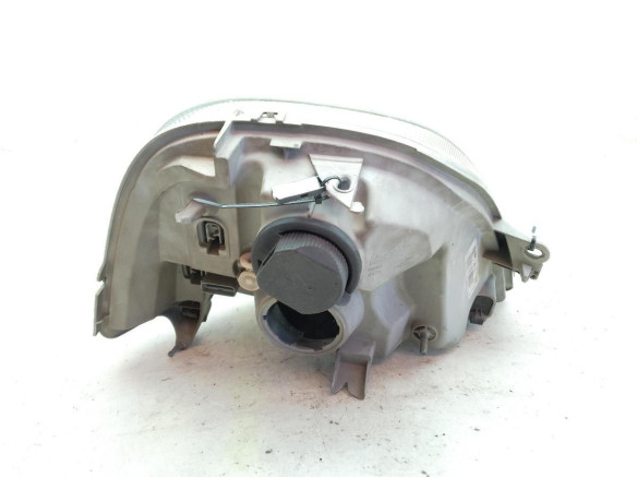 8200163516 FARO IZQUIERDO RENAULT TRUCKS MASCOTT Caja/Chasis|Desguaces La Cabaña