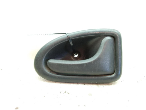 8200028995 MANILLA PUERTA LAT DEL DER INT RENAULT TRAFIC II Furgón (FL)|Desguaces La Cabaña
