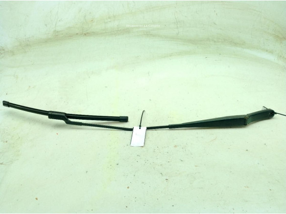 576955410A BRAZO LIMPIAPARABRISAS DEL DER SEAT ATECA (KH7)|Desguaces La Cabaña