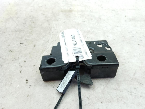 575823509A  CERRADURA CAPO SEAT ATECA (KH7)|Desguaces La Cabaña