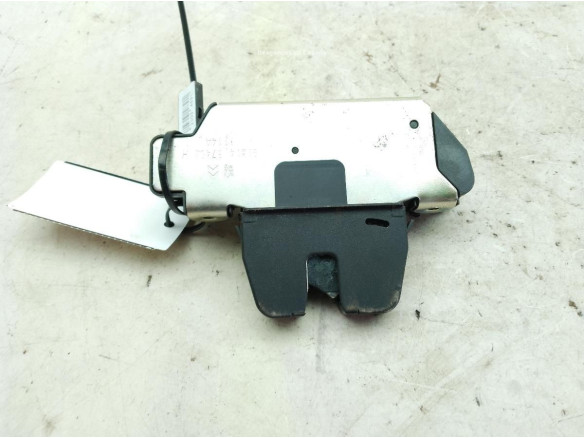 9151487499H CERRADURA PORTON / TAPA MALETA PEUGEOT 208|Desguaces La Cabaña