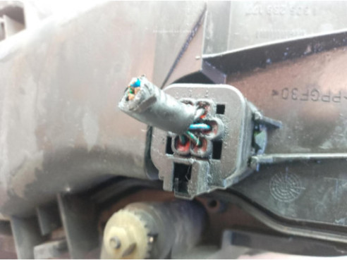 0301174202 FARO DERECHO FORD MONDEO III Turnier (BWY)|Desguaces La Cabaña