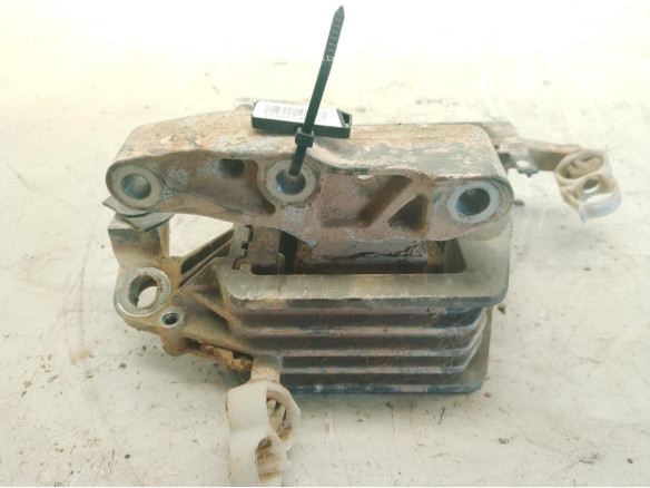 8835564 SOPORTE MOTOR DER BMW 1 (F40)|Desguaces La Cabaña