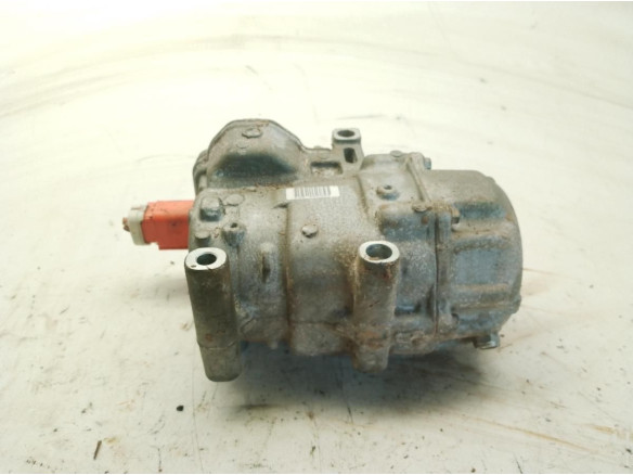 0422001330 COMPRESOR AA TOYOTA AURIS (_E18_)|Desguaces La Cabaña