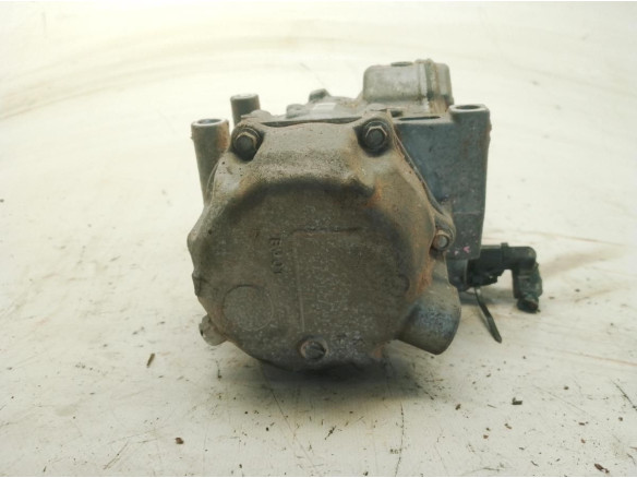 0422001330 COMPRESOR AA TOYOTA AURIS (_E18_)|Desguaces La Cabaña
