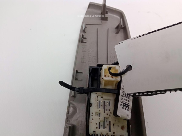 8481033120  MANDO ELEVALUNAS PUERTA LAT DEL DER TOYOTA PRIUS PLUS (_W4_)|Desguaces La Cabaña
