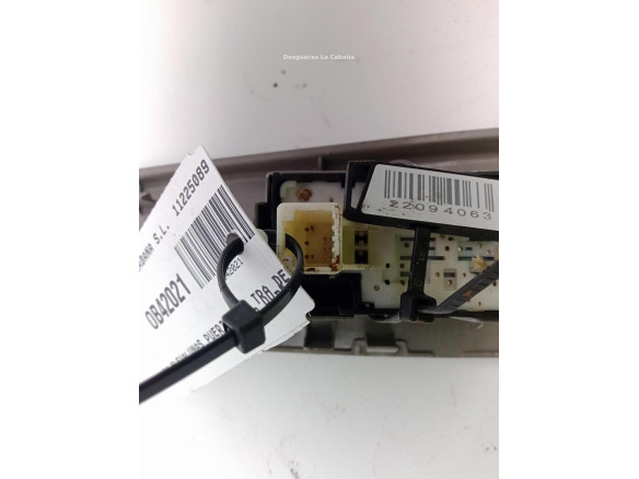 8481033120  MANDO ELEVALUNAS PUERTA LAT TRA DER TOYOTA PRIUS PLUS (_W4_)|Desguaces La Cabaña