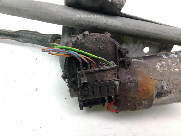 039024113 MOTOR LIMPIAPARABRISAS DEL AUDI A4 (8D2, B5)|Desguaces La Cabaña