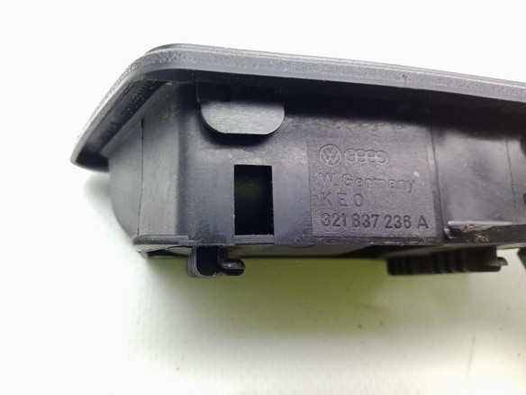 321837236A MANILLA PUERTA LAT DEL DER INT VW JETTA II (19E, 1G2, 165)|Desguaces La Cabaña