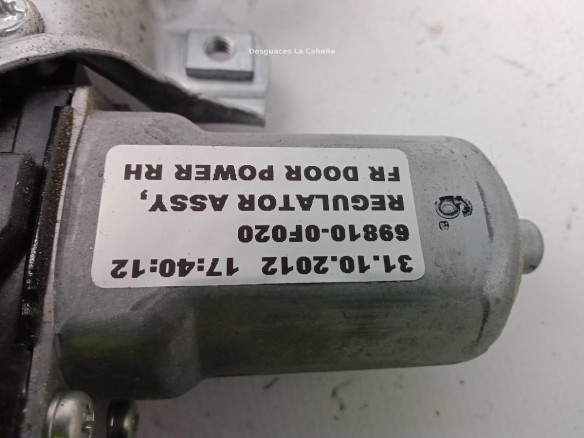 698100F020 ELEVALUNAS PUERTA LAT DEL DER TOYOTA VERSO (_R2_)|Desguaces La Cabaña