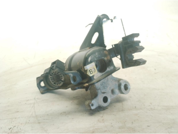 123050T160 SOPORTE MOTOR DER TOYOTA AURIS (_E18_)|Desguaces La Cabaña