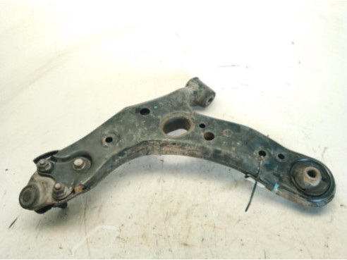 4806802130  BRAZO SUSPENSION DEL DER INF TOYOTA AURIS (_E18_)|Desguaces La Cabaña