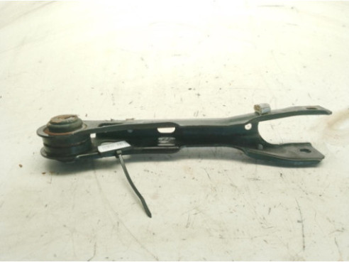 6782168 BRAZO SUSPENSION TRA DER SUP BMW X1 (E84)|Desguaces La Cabaña