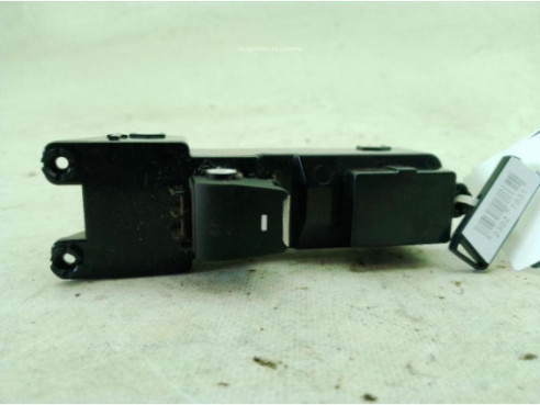 93580D3010 MANDO ELEVALUNAS PUERTA LAT TRA IZQ HYUNDAI TUCSON (TL)|Desguaces La Cabaña