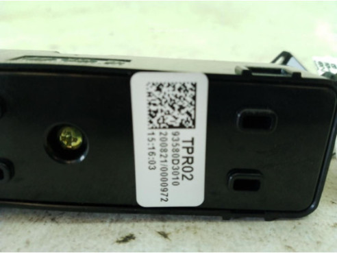 93580D3010 MANDO ELEVALUNAS PUERTA LAT TRA IZQ HYUNDAI TUCSON (TL)|Desguaces La Cabaña