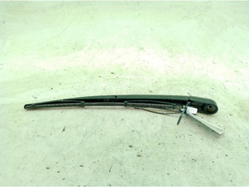988152J000  BRAZO LIMPIAPARABRISAS TRA PORTÓN HYUNDAI TUCSON (TL)|Desguaces La Cabaña