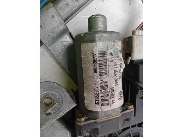 105482300 ELEVALUNAS PUERTA LAT TRA DER SKODA OCTAVIA I (1U2)|Desguaces La Cabaña